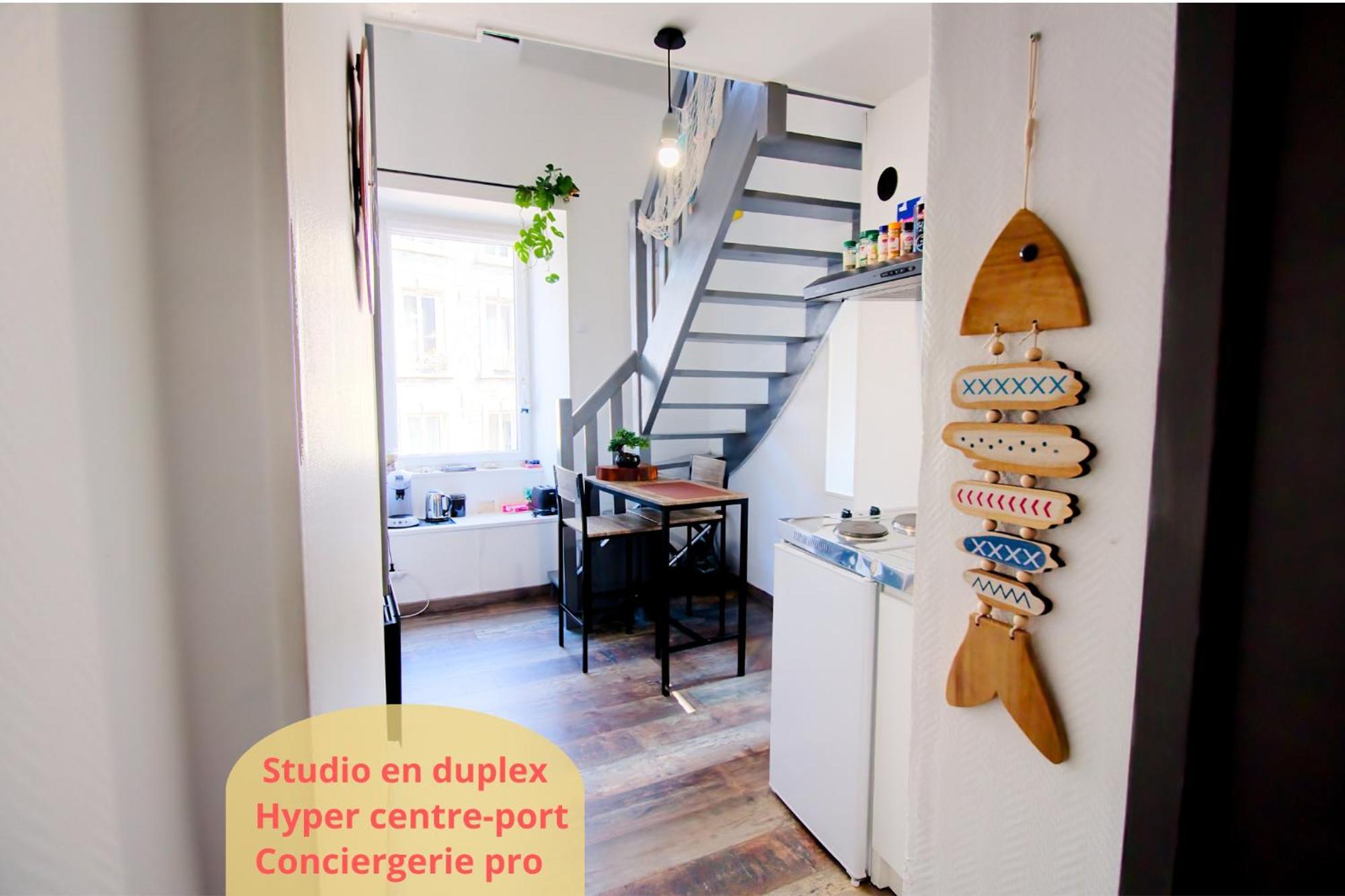 Petit Duplex Lumineux, Hyper Centre A 2 Pas Du Port, Intendance Luxury Host シェルブール・アン・コタンタン エクステリア 写真